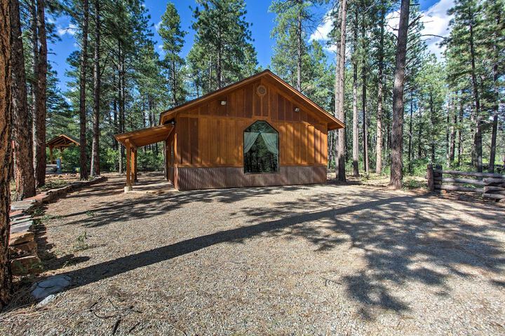 Mancos Cabin Rental on 80 Acres w / Mountain View!