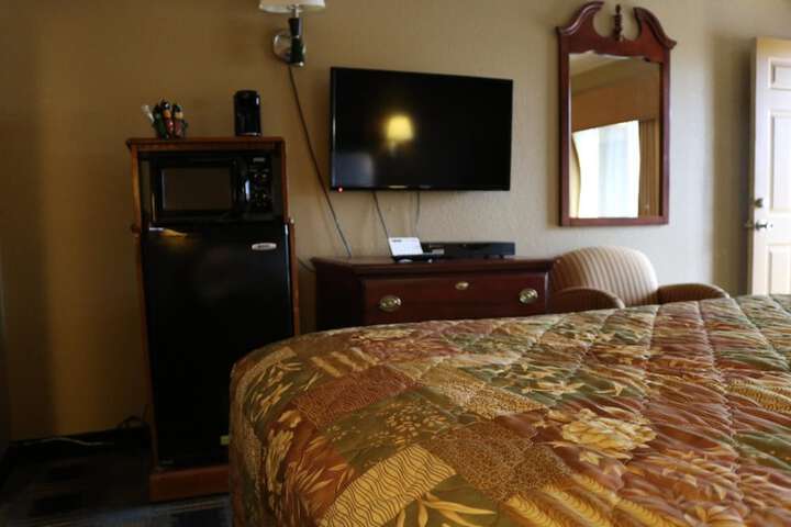 Room 27 of 51