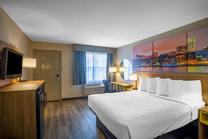 Room 28 of 38