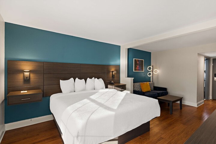Room 12 of 39