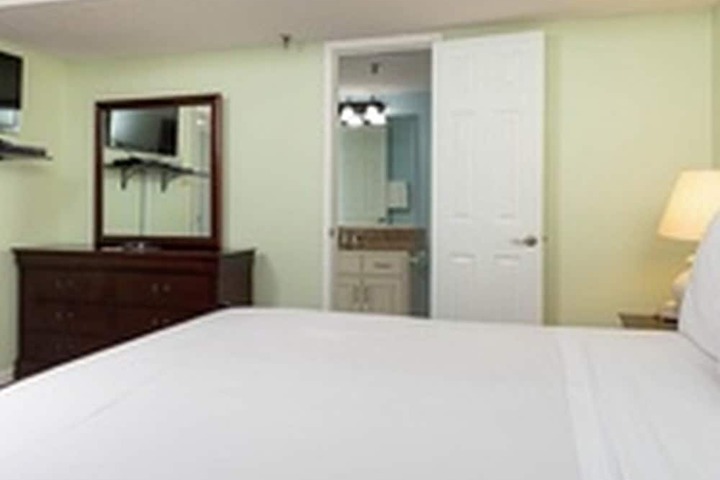 Room 51 of 141