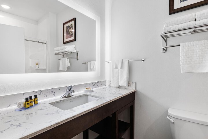 Best Western Plus New Richmond Inn & Suites