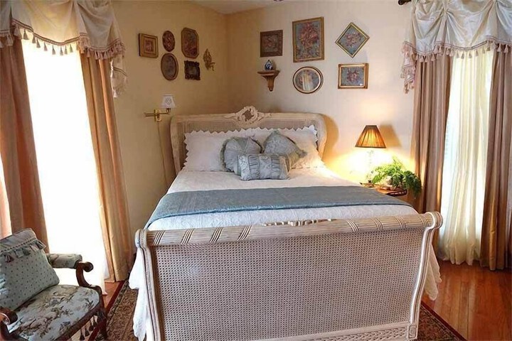 Room 28 of 43