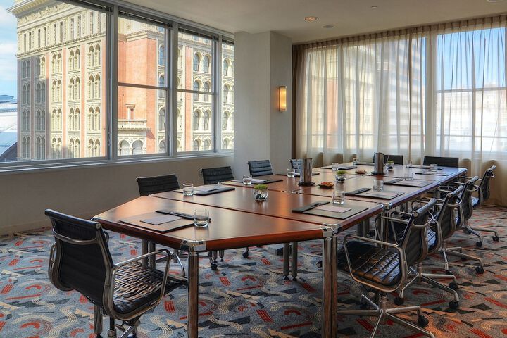 Loews Philadelphia Hotel