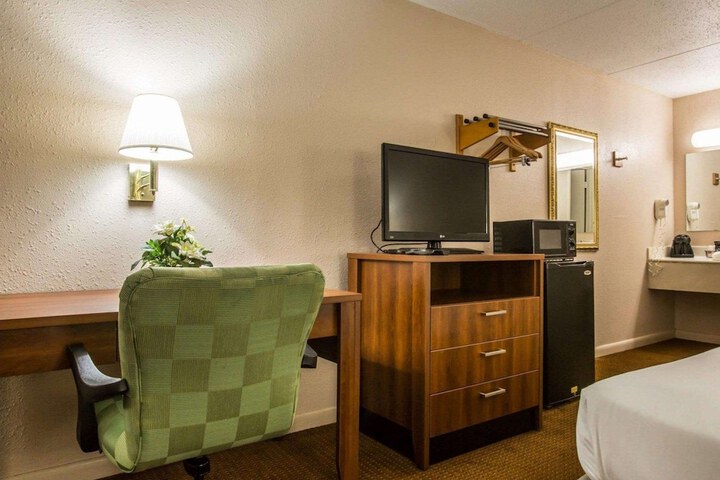 Room 29 of 37