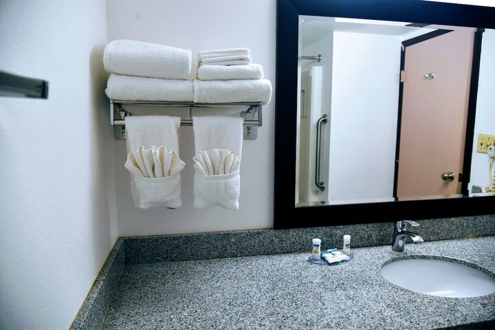 Room 38 of 71