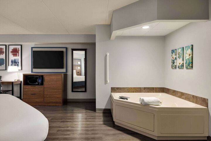 Room 40 of 62