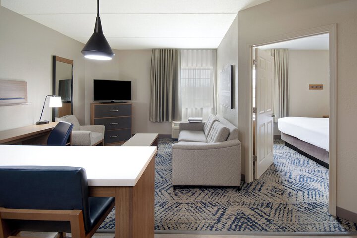 Room 25 of 61