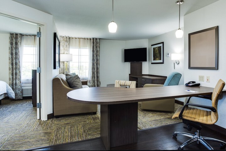 Room 28 of 33