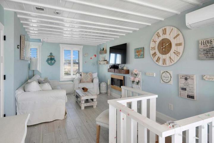 Diana Luxury Retreat: Private Beach and Vineyards