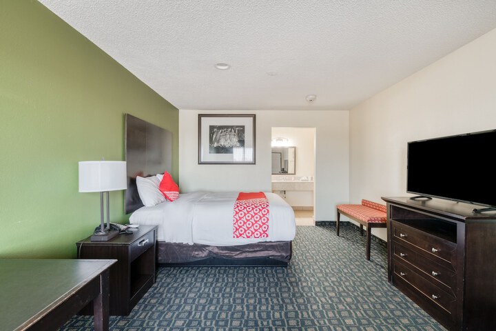 Room 33 of 38