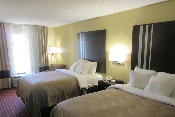 Room 27 of 39