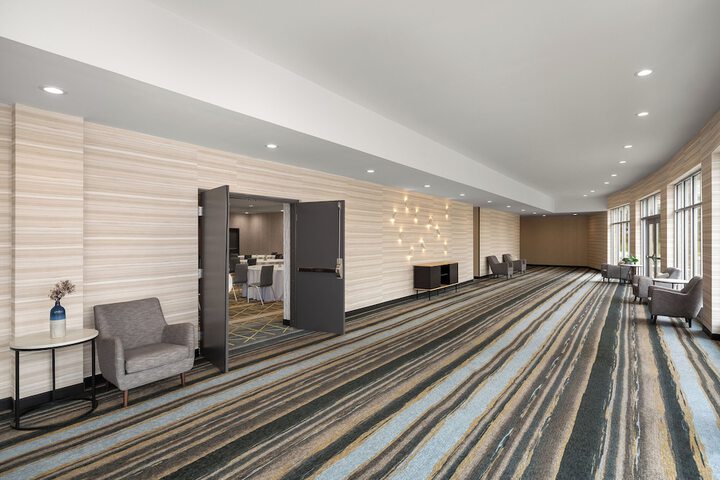 Holiday Inn & Suites Detroit - Troy by IHG
