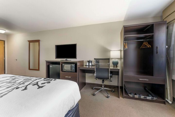 Room 28 of 37