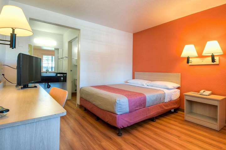 Motel 6 San Dimas CA - Los Angeles