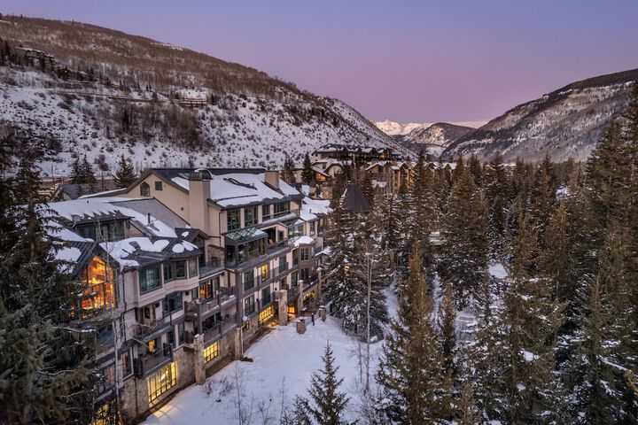 Hotel 4 of 102