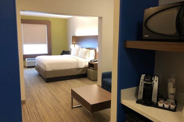 Room 16 of 33