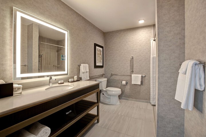 Room 25 of 65