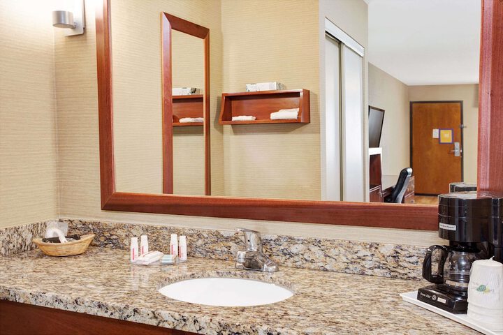 Travelodge by Wyndham Culver City