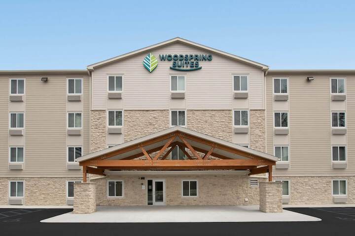 WoodSpring Suites Minot