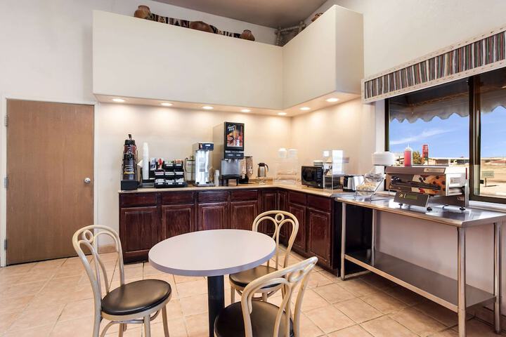 Breakfast/Coffee Service 33 of 36