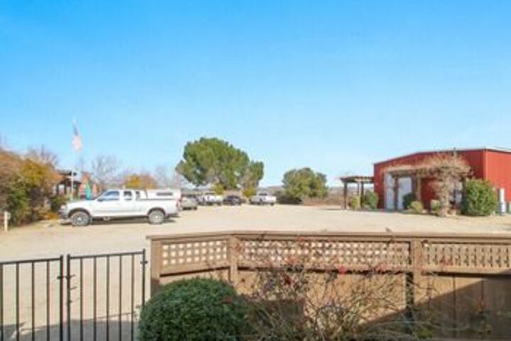 Bungalow at J and J Cellars 1 Br Home by RedAwning