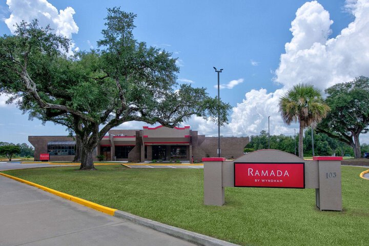 Ramada by Wyndham Diamondhead I-10 / Gulfport
