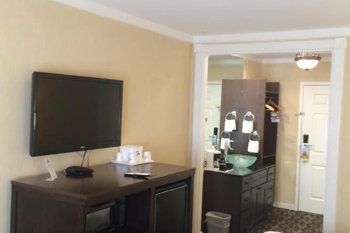 Days Inn by Wyndham Concord