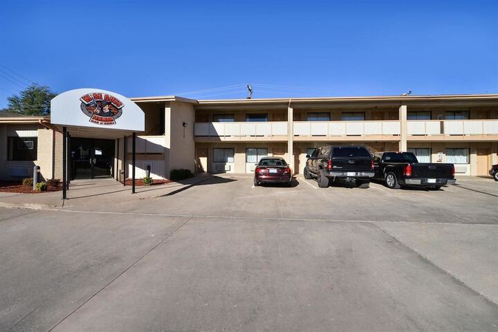 Budget Inn and Suites