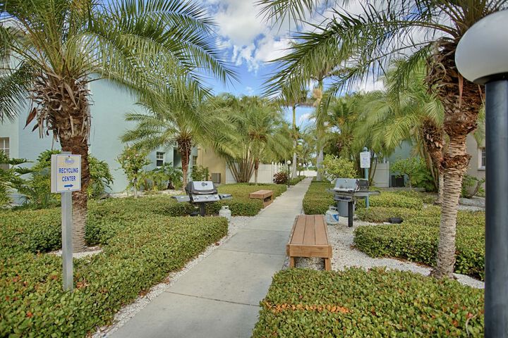 Barefoot Beach Resort