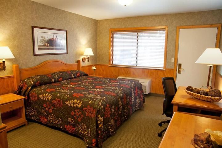 Room 10 of 18