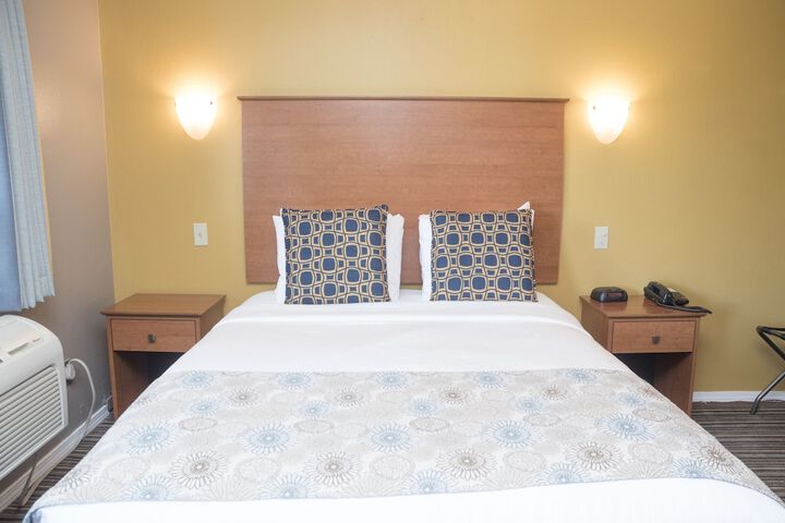 Room 44 of 103