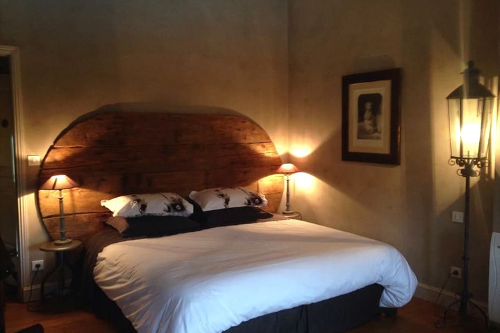 Room 9 of 14