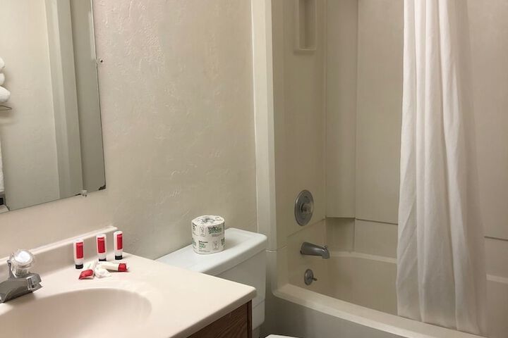 Room 21 of 32