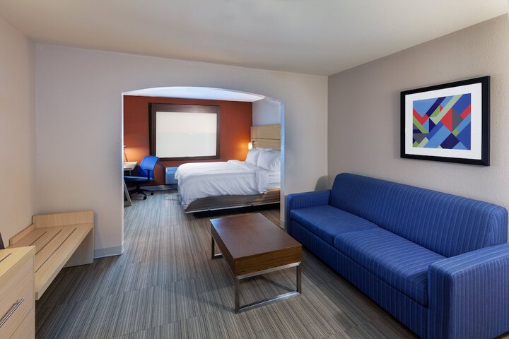 Room 19 of 40