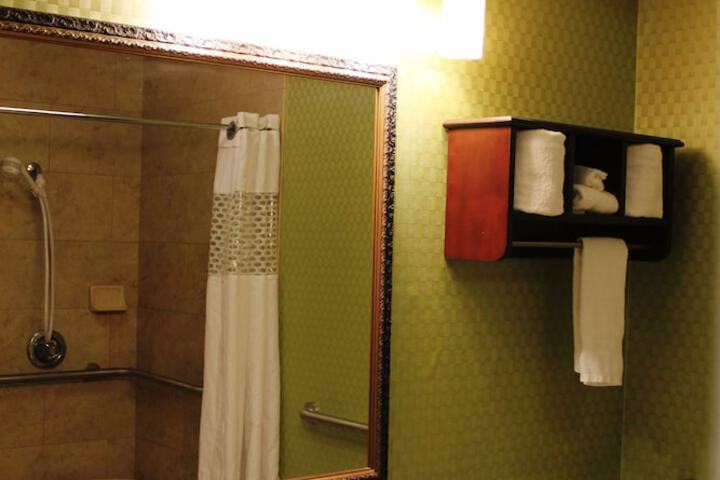 Room 25 of 36