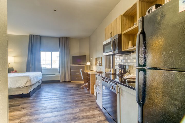 Room 33 of 40