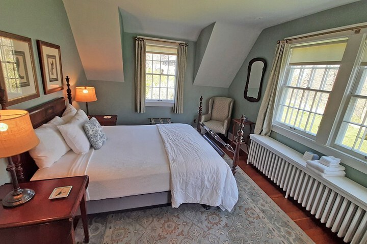 Room 15 of 37