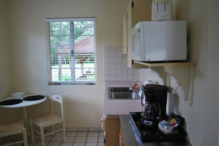 Mar Bay Motel & Suites