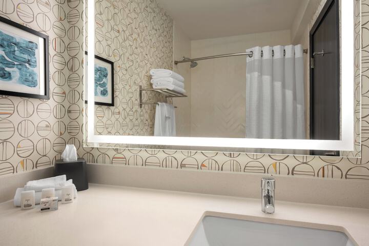 Holiday Inn Ontario by IHG