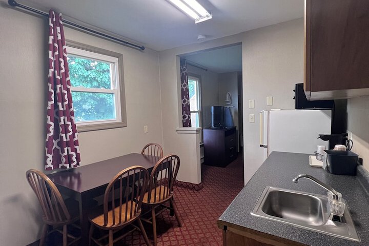 Room 33 of 68
