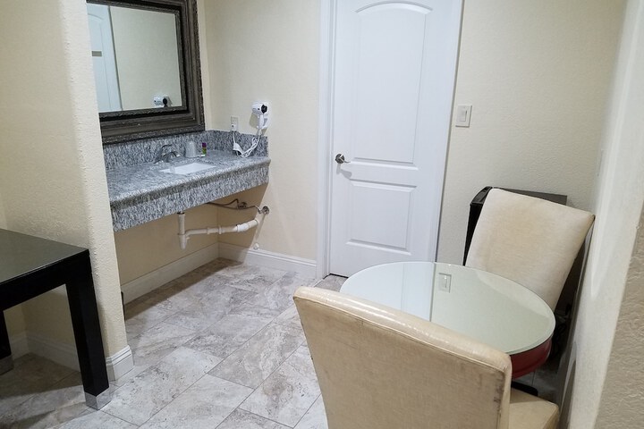 Room 7 of 22