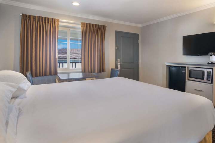 Room 14 of 24
