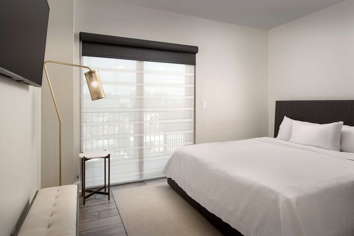 Room 25 of 41