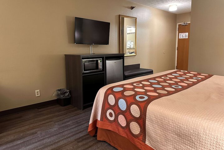 Room 15 of 50