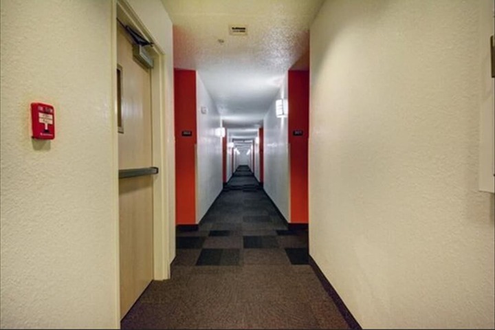 Ballroom/Hall 41 of 45