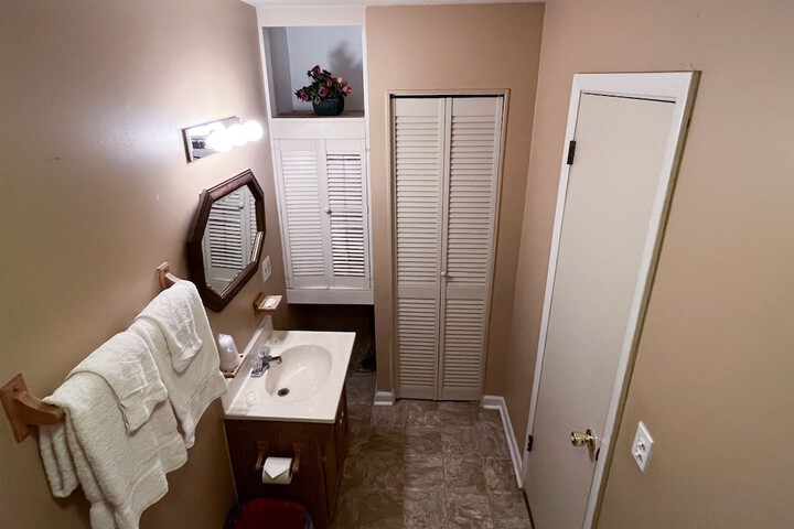 Room 14 of 16