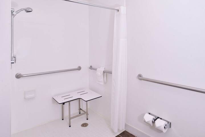 Room 21 of 60