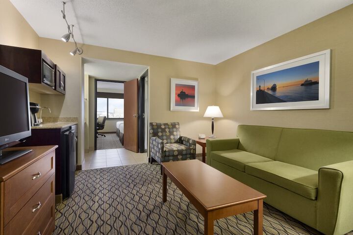 Holiday Inn & Suites Duluth Downtown by IHG