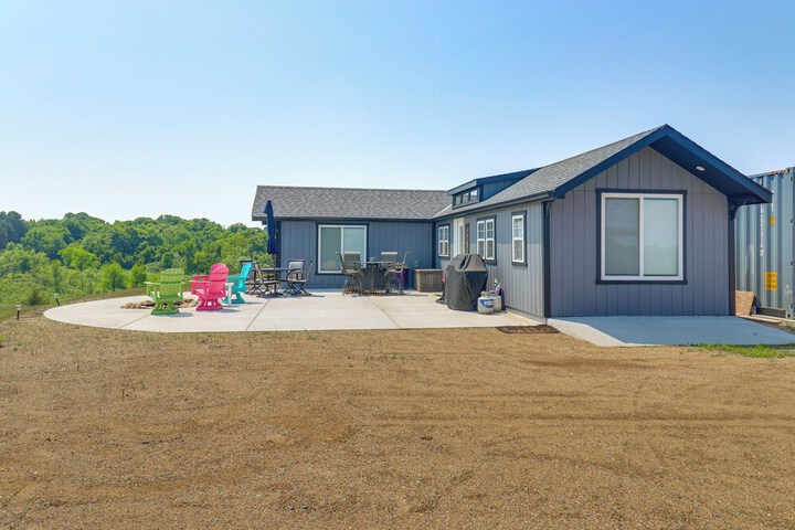 Pet-friendly Cabin w / Lake Access & Patio in Dent